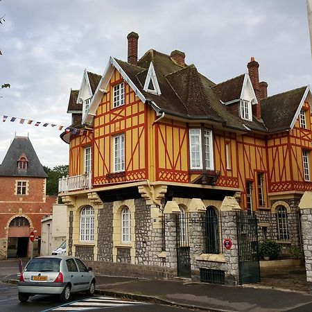 La Porte De Bretagne Peronne  Luaran gambar