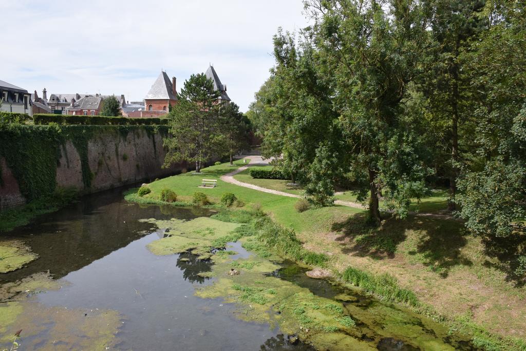 La Porte De Bretagne Peronne  Luaran gambar